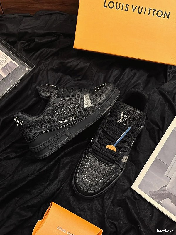 Black Gray Low-top Louis Vuitton Black Low-top Sneaker for Streetwear Looks