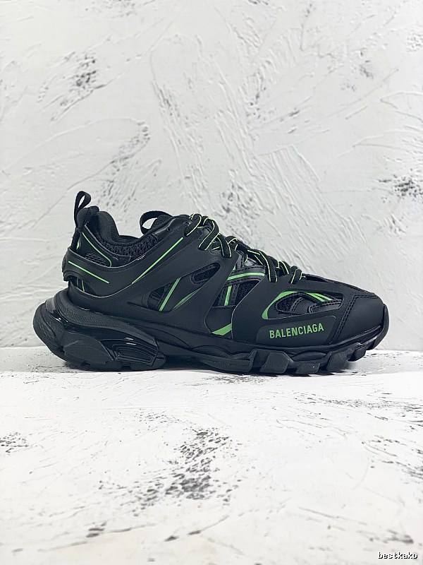 Dark Green Runner Balenciaga Dark Green Sneaker for Photo Ready Styling