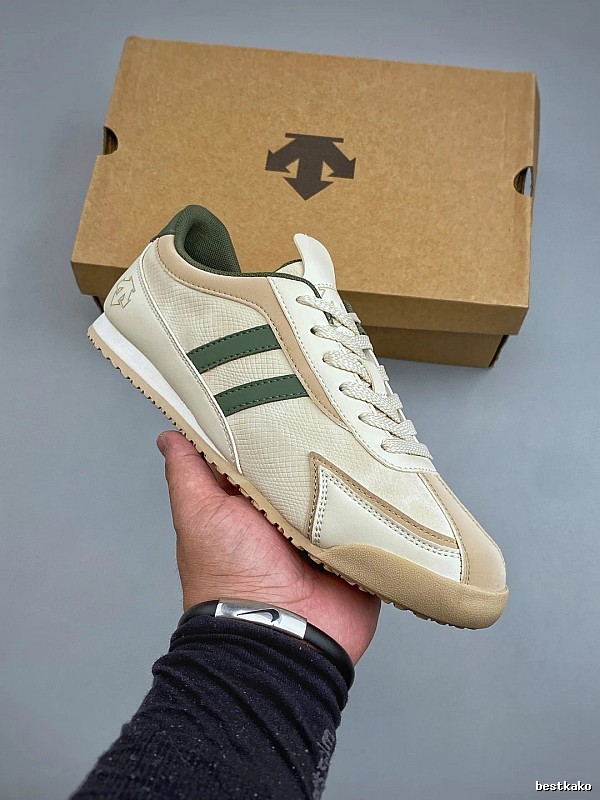 Descente Cream and Green Low-Profile Sneakers Highlighting Padded Heel Tab