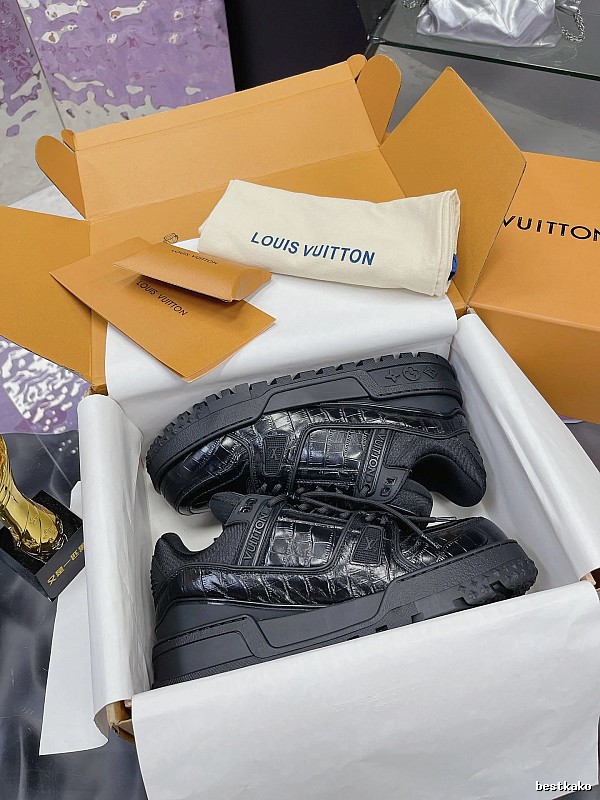 Louis Vuitton Monogram Sneaker with Black Monogram Panels in for Daily Rotation