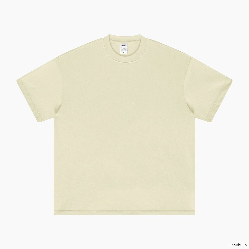 Patterned Plain white T-shirt Minimal White Short with Polished Detail