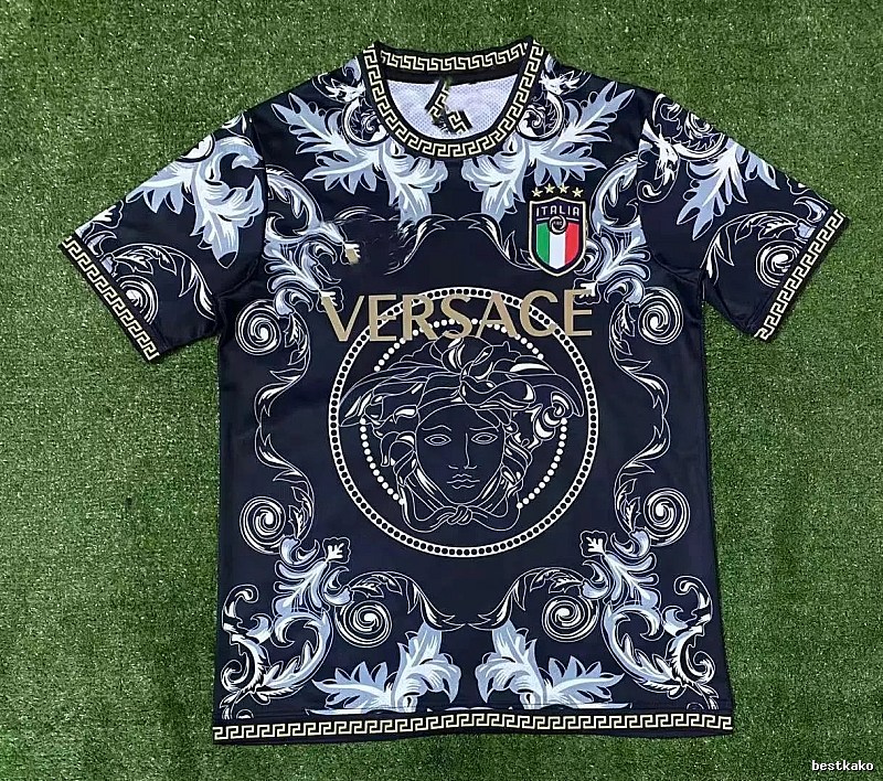 Real Madrid Black Dragon Soccer Jersey Airport Outfit