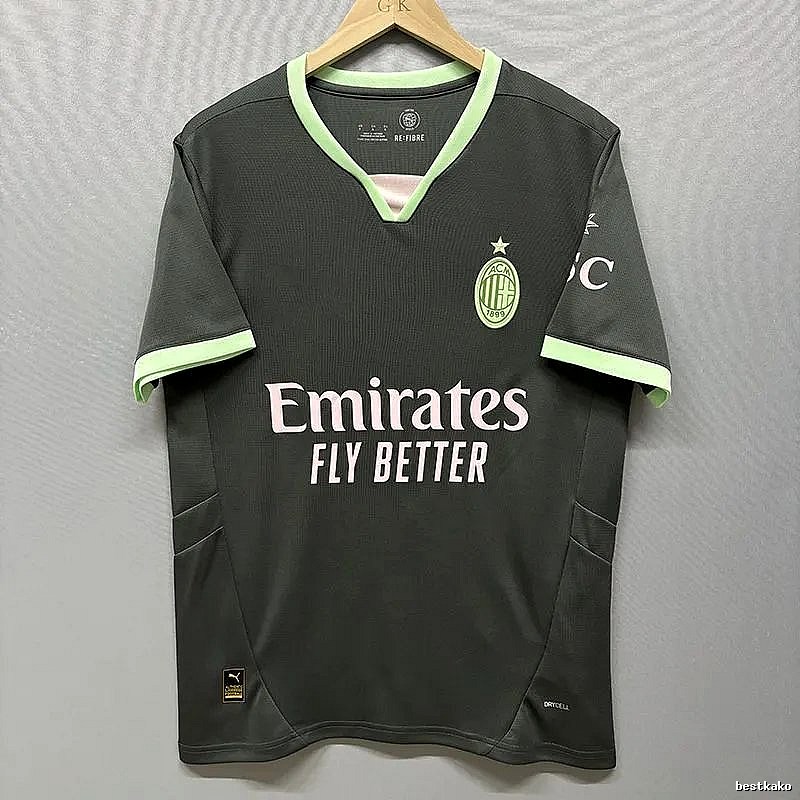 Real Madrid Gift Ready Home soccer jersey White Real Madrid with Standout Detail