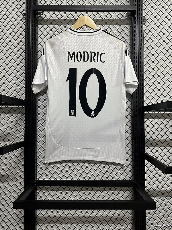 Real Madrid Resort Home soccer jersey White Real Madrid for Travel Looks Select Edition