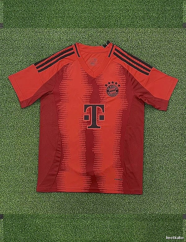Real Madrid Resort Home soccer jersey White Real Madrid for Travel Looks